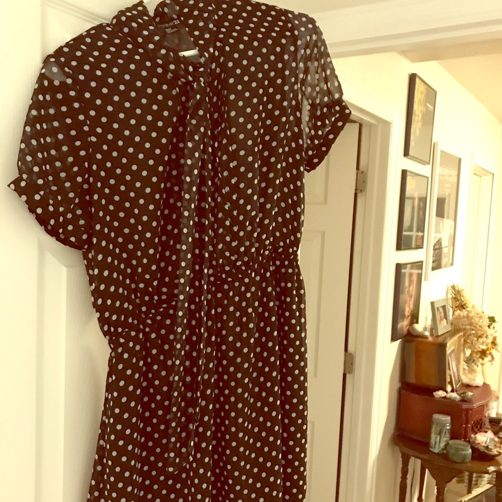 Cap sleeved polka dot dress